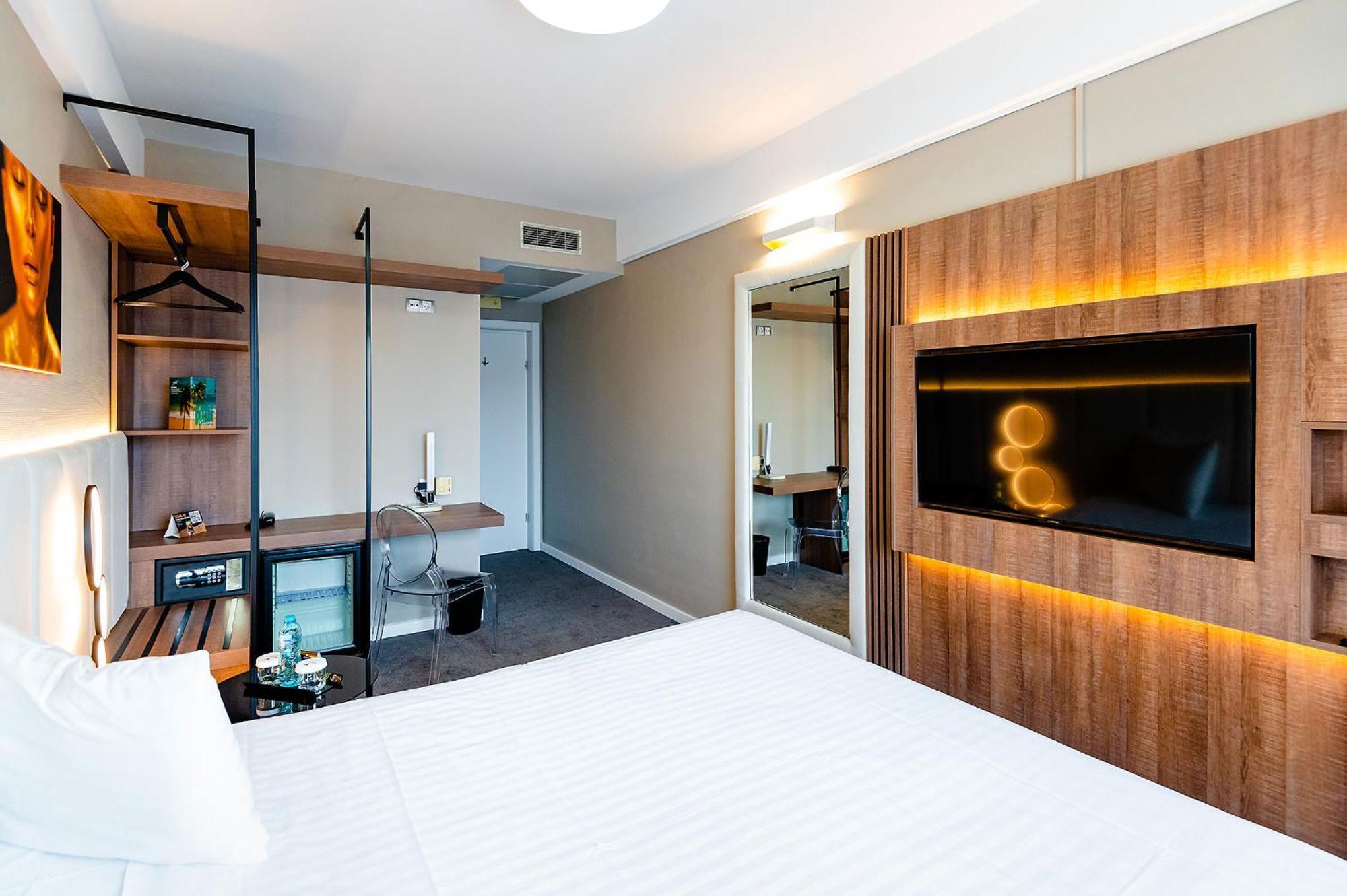 Business Hotel Conference Center & Spa Târgu-Mureş Zewnętrze zdjęcie