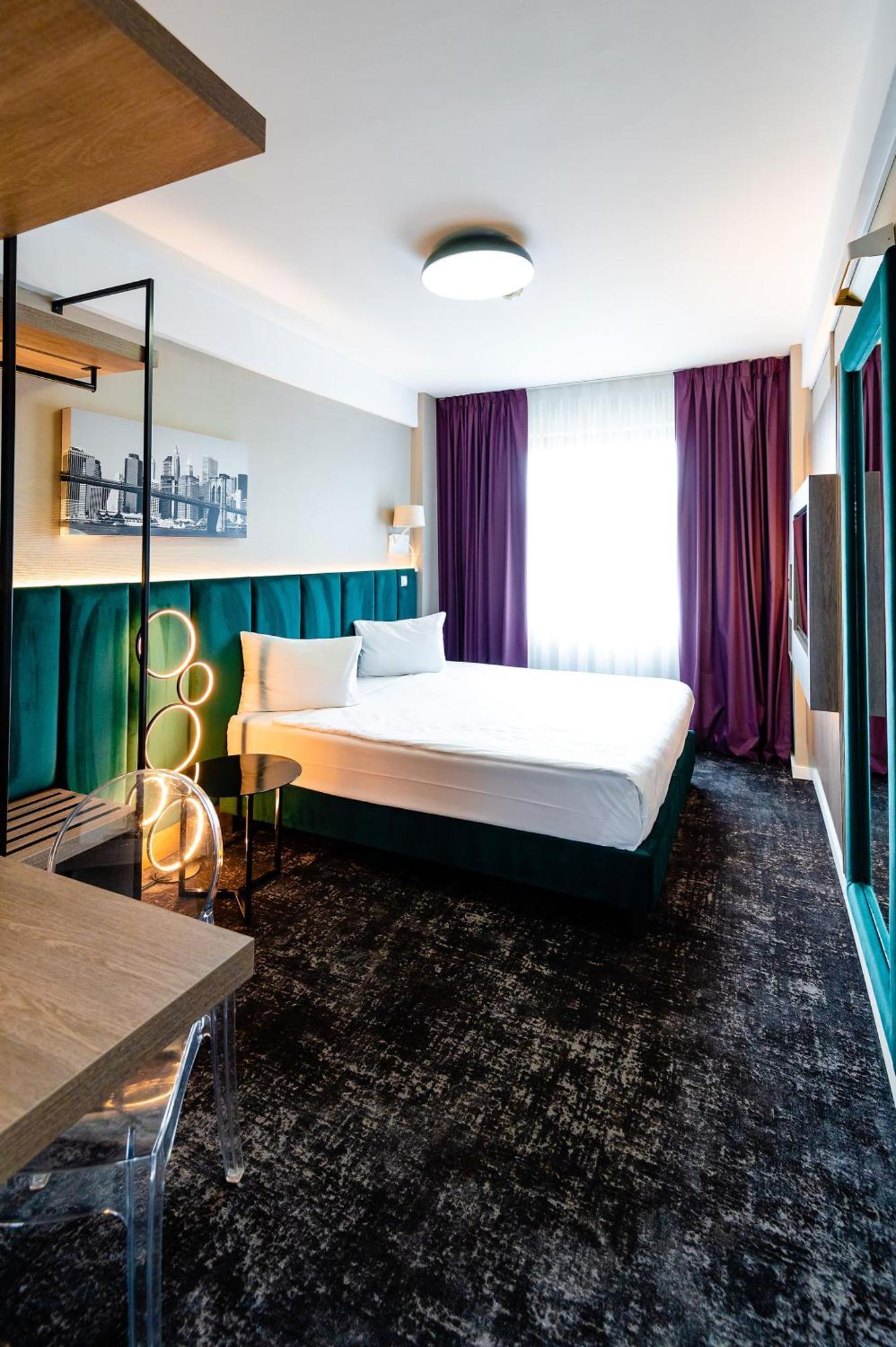 Business Hotel Conference Center & Spa Târgu-Mureş Zewnętrze zdjęcie