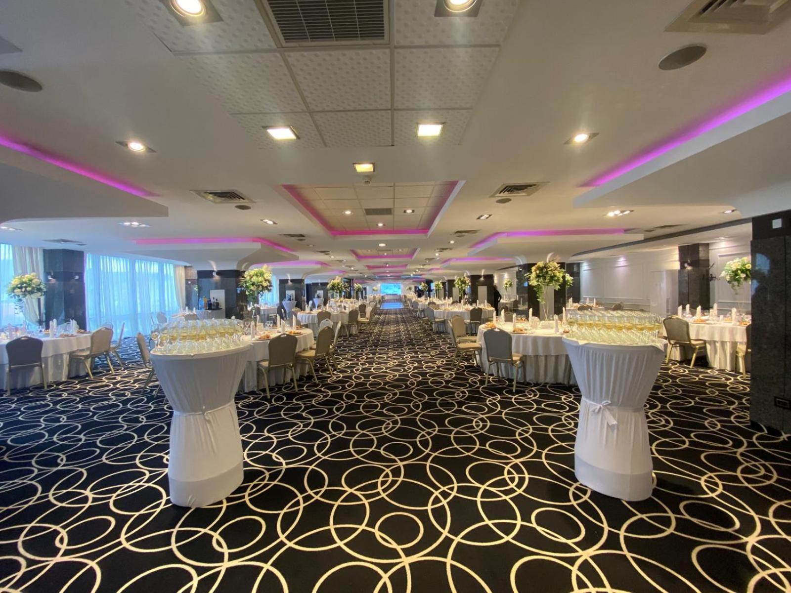 Business Hotel Conference Center & Spa Târgu-Mureş Zewnętrze zdjęcie